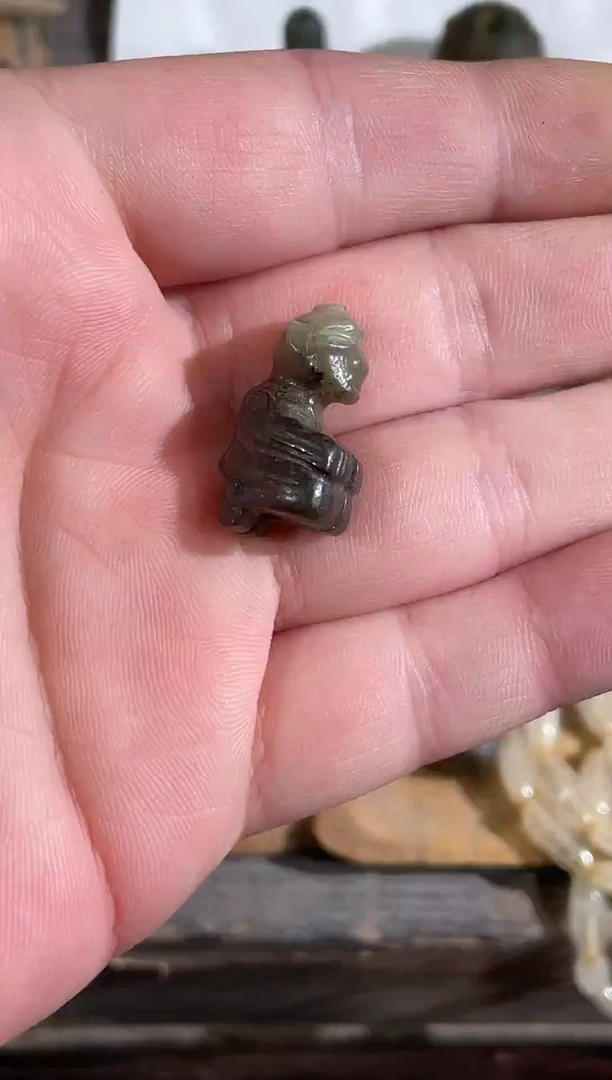 未镶嵌和田玉（糖玉）挂件玉