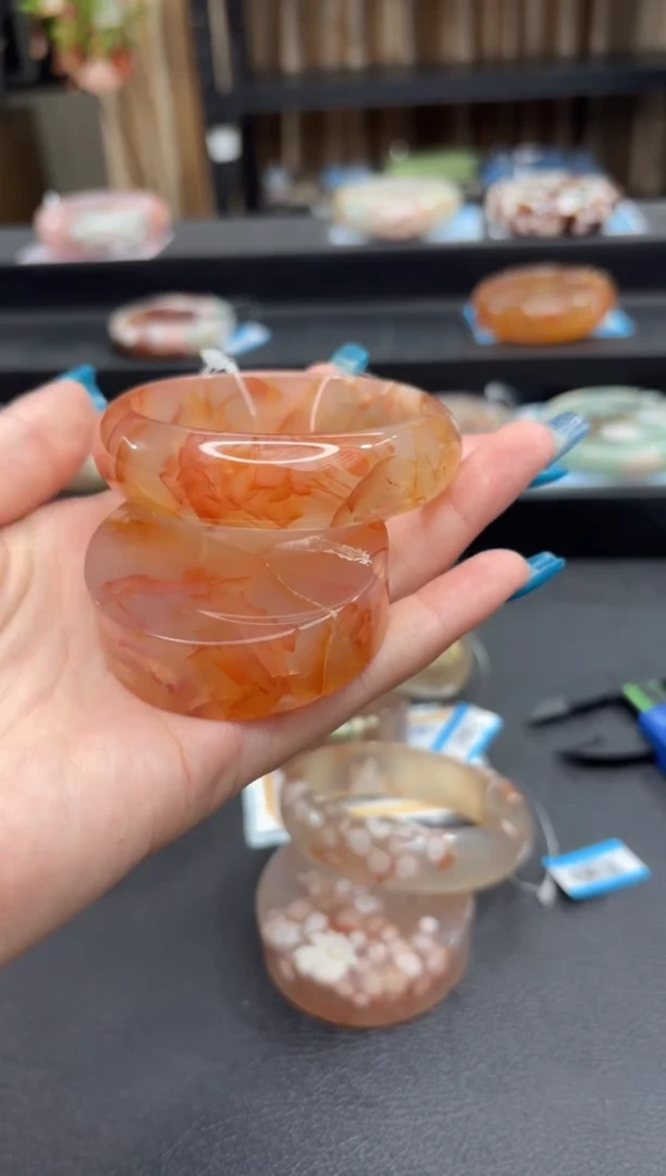 未镶嵌手镯石英质玉82(55圈赠送镯心)