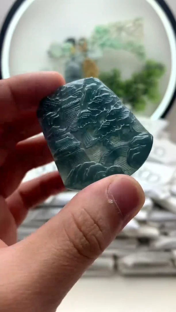 颈饰未镶嵌翡翠山水牌