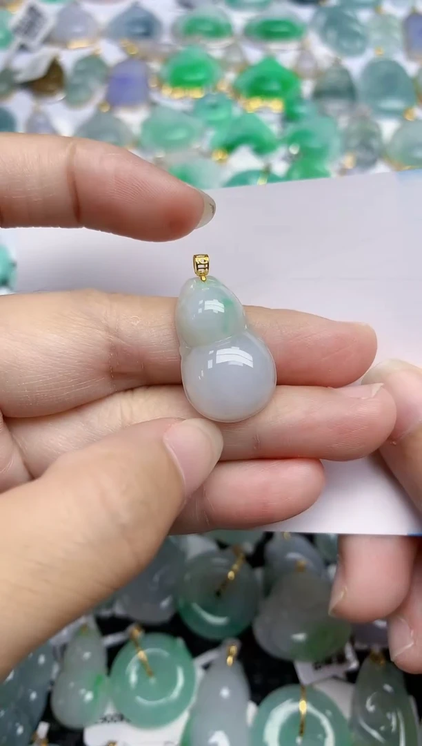 翡翠未镶嵌颈饰天然翡翠A货