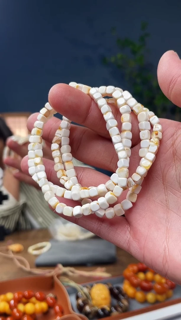 【闪购商品】蜜蜡珠宝奇石未镶嵌多样性发货发其一假一赔四