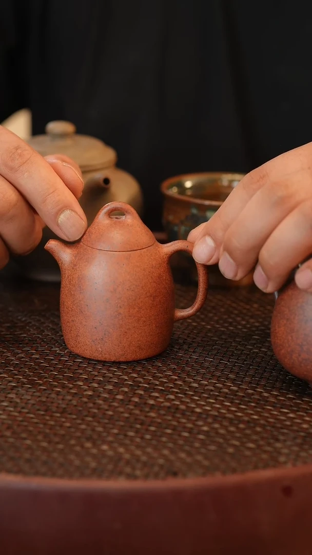 茶壶紫砂原矿手工制作100cc 秦权