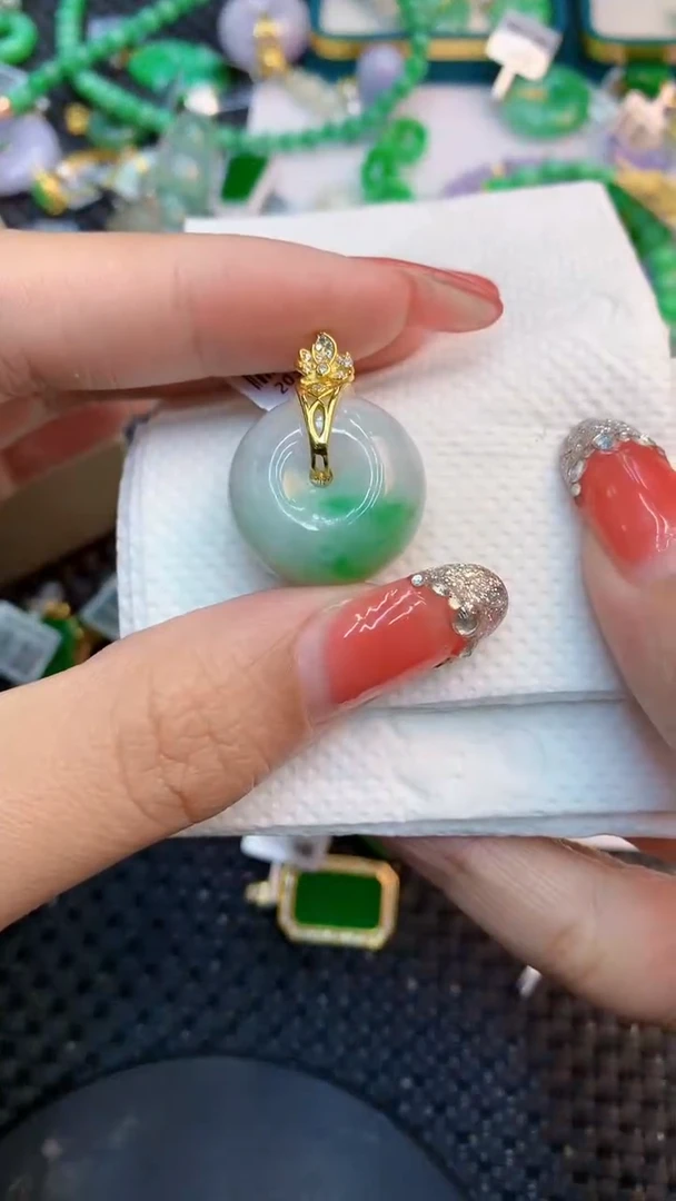 颈饰未镶嵌翡翠1