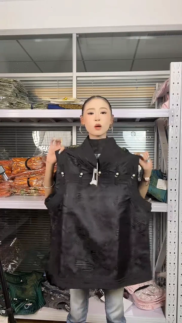 黑色男士马甲  185