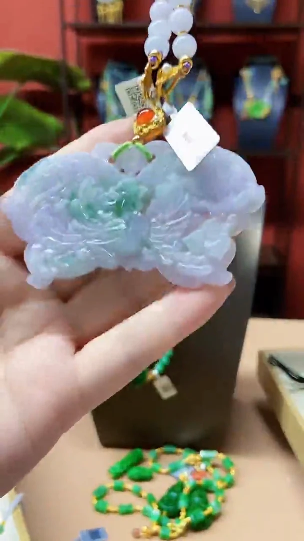 颈饰未镶嵌翡翠吊坠