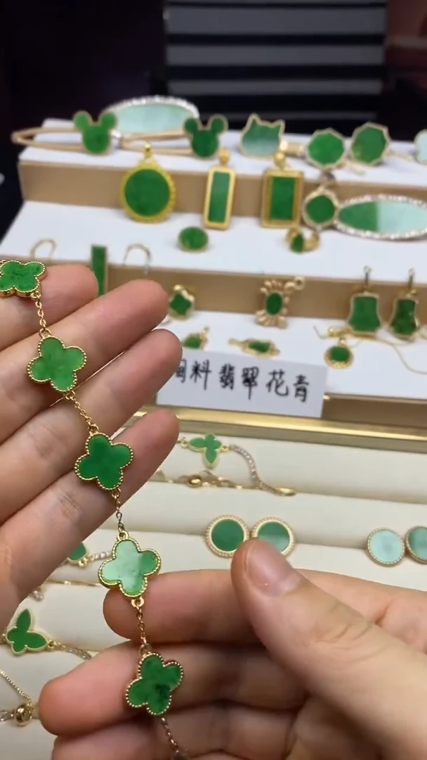 翡翠未镶嵌颈饰手链