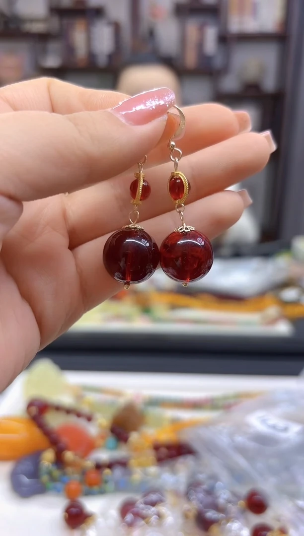 【闪购商品】血珀耳饰14K金镶嵌耳坠E471