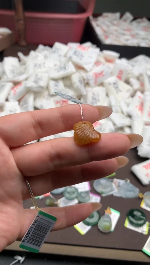 【闪购商品】翡翠挂件未镶嵌一