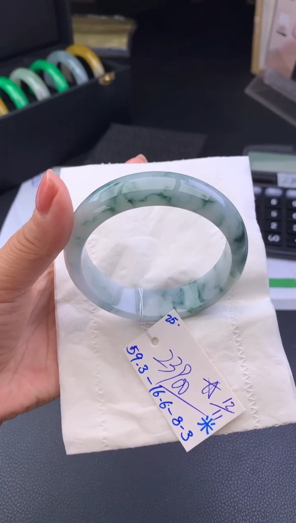 未镶嵌手镯翡翠假一赔三 手镯