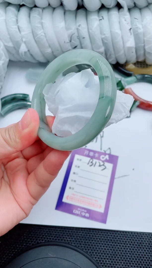 石英质玉手镯未镶嵌B123-52-53