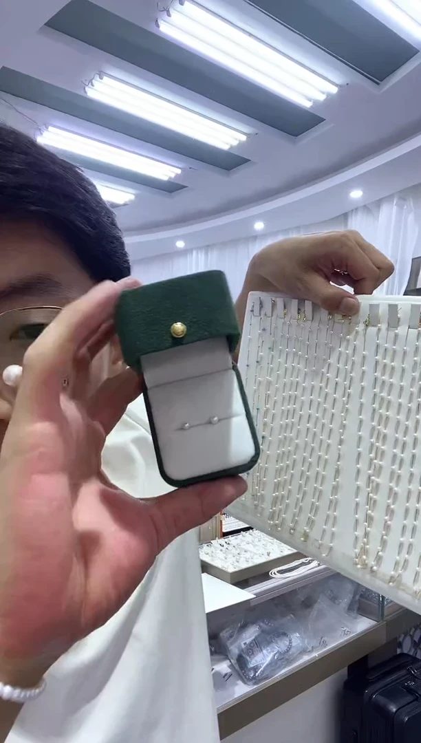 银S925镶嵌淡水珍珠耳饰耳钉