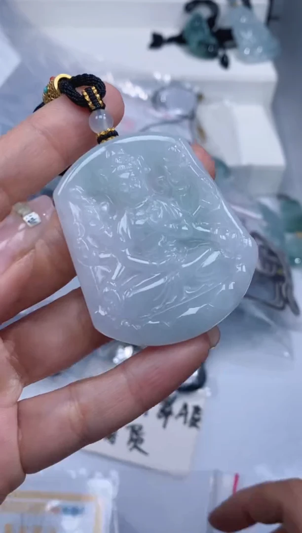 颈饰未镶嵌翡翠吊坠