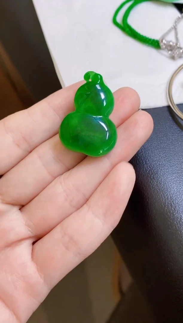 颈饰未镶嵌翡翠葫芦