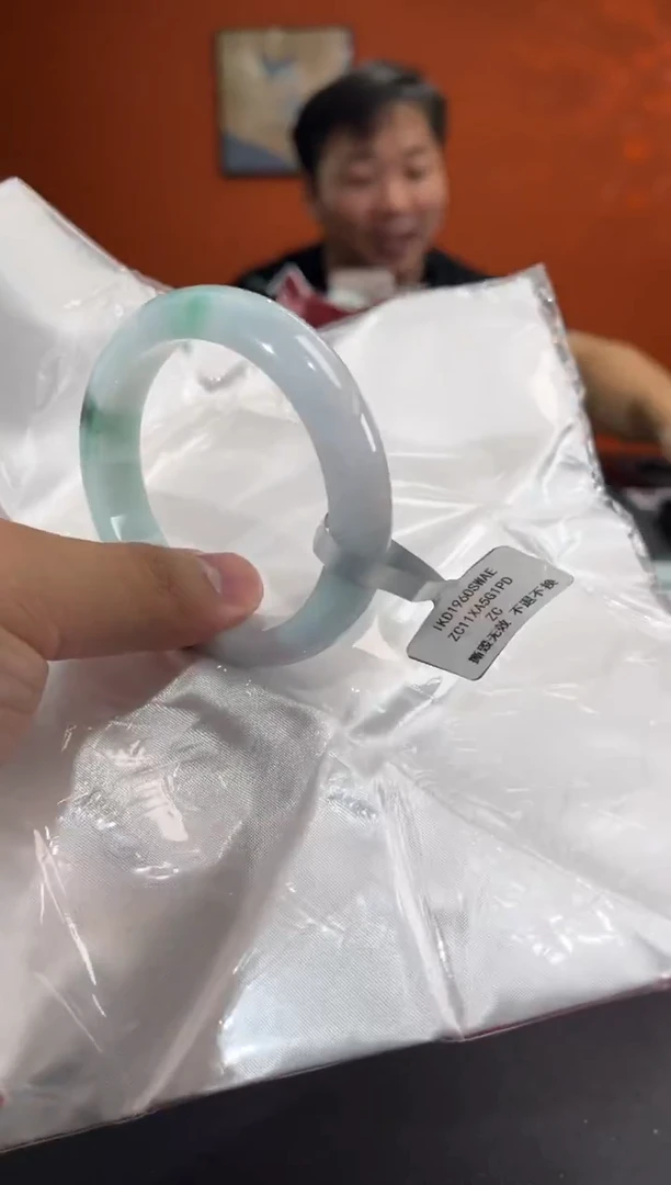 未镶嵌手镯翡翠4