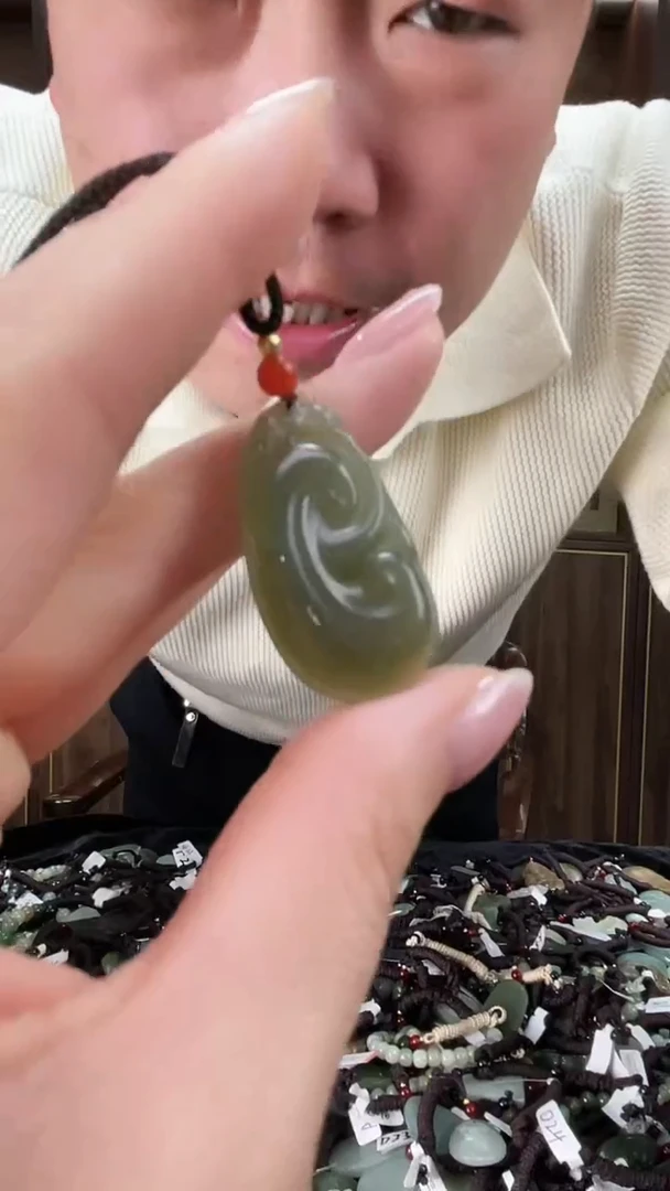 【闪购商品】和田玉颈饰未镶嵌多样性发货，拍一发一