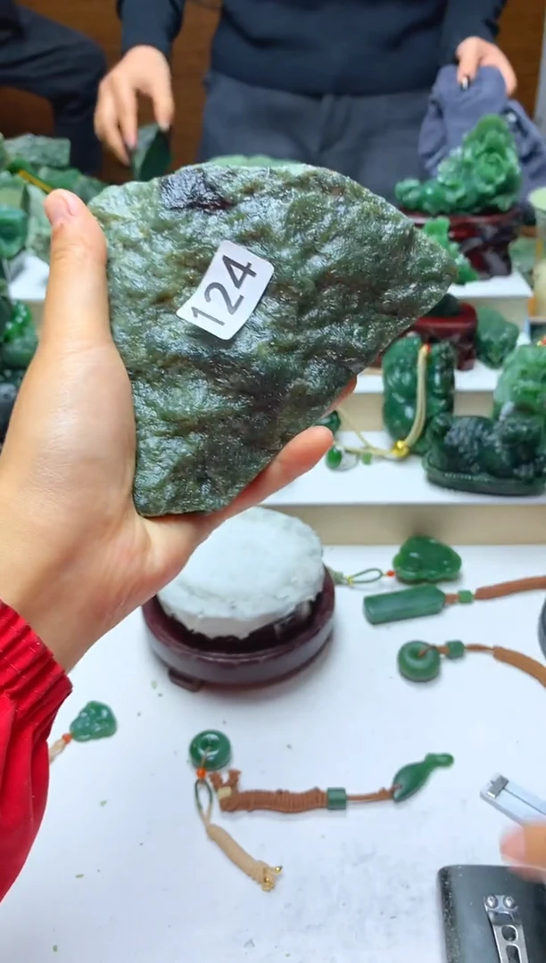 未镶嵌和田玉摆件1