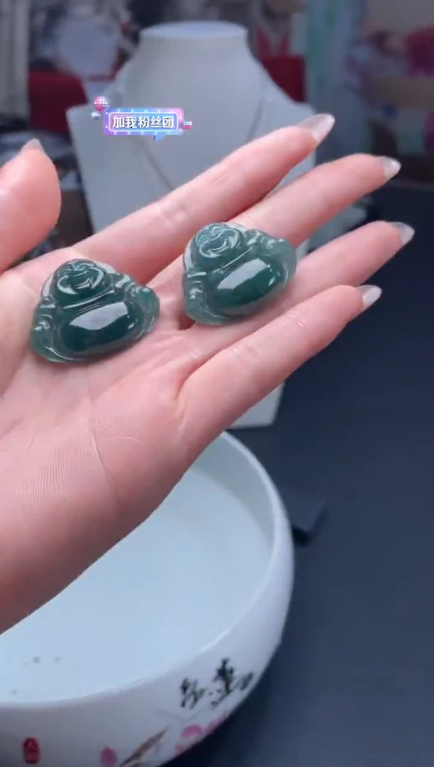 吊坠(不含链)未镶嵌翡翠危料佛公多样性发货