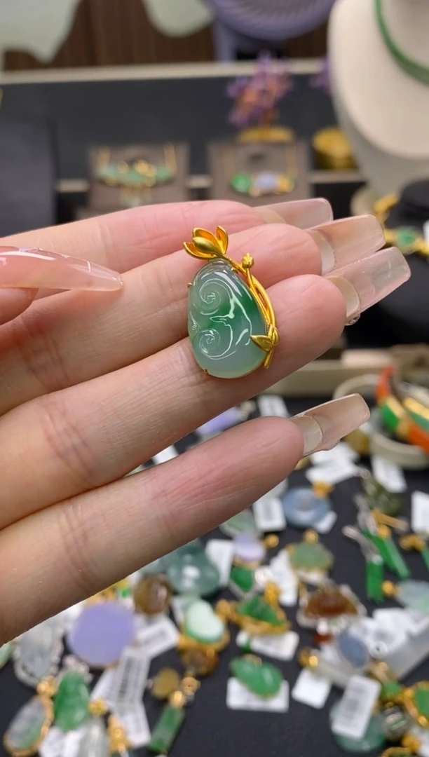 【闪购商品】翡翠颈饰18K金镶嵌净货18456