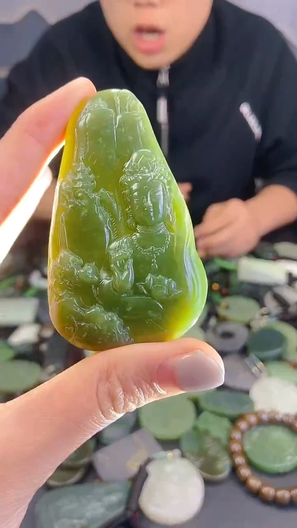 颈饰未镶嵌和田玉1