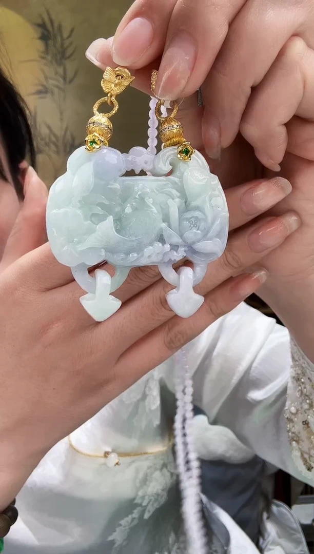 颈饰未镶嵌翡翠吊坠