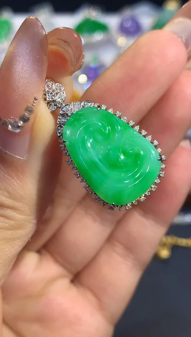 吊坠(不含链)18K金镶嵌翡翠L多样性发其一