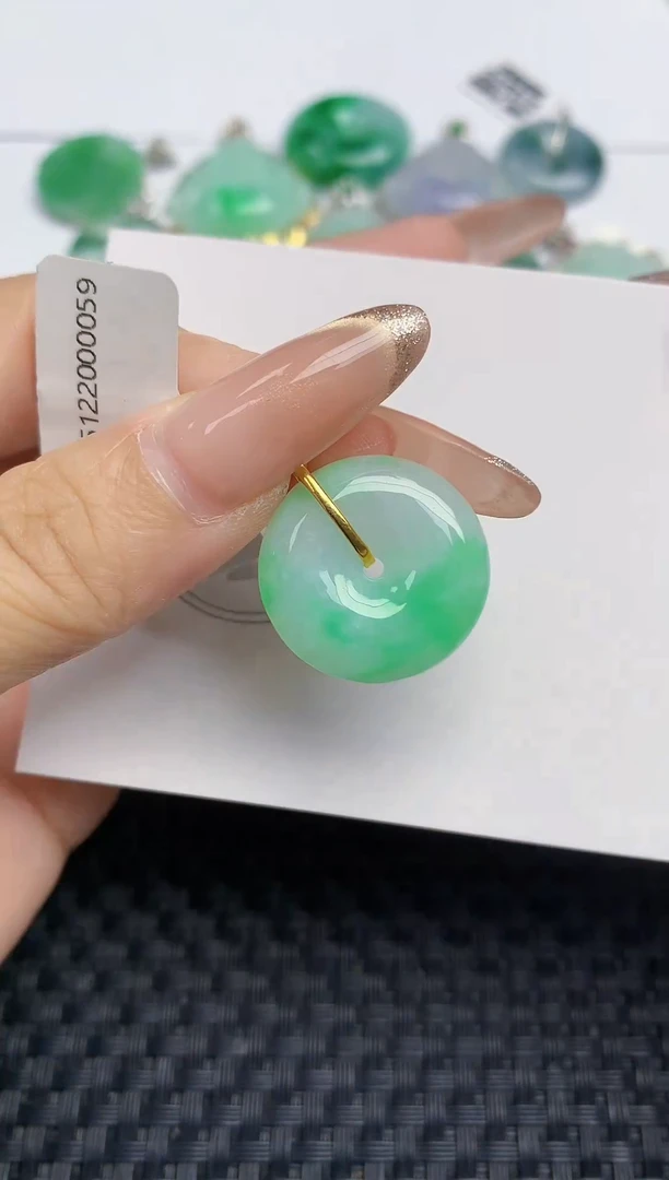 颈饰18K金镶嵌翡翠天然缅甸A货翡翠百元以上9元证书费自理