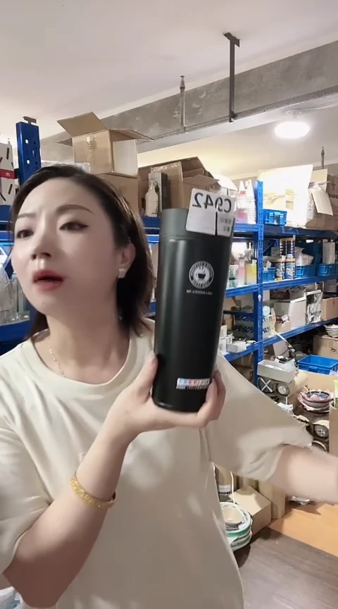 瓷片进口家用百货阿司备鹭保温杯黑色C942