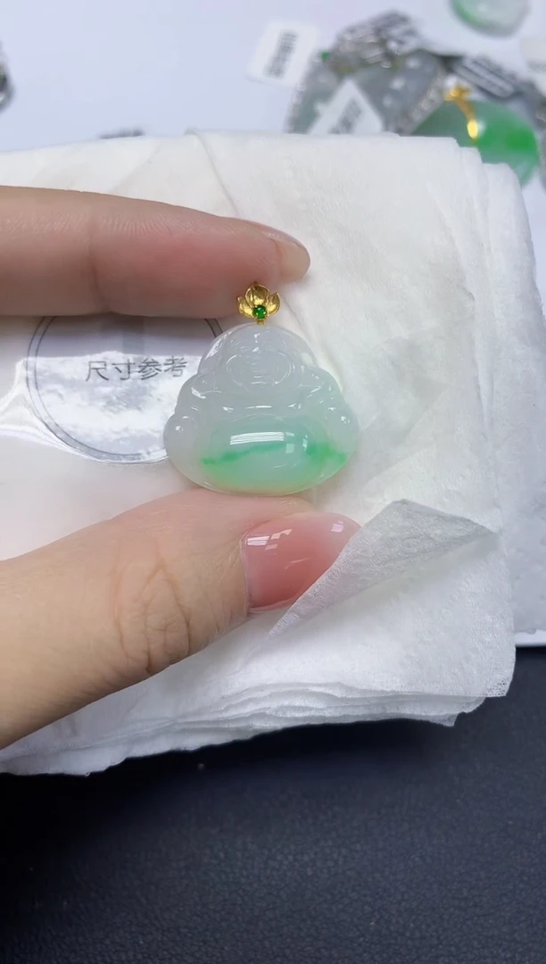 颈饰18K金镶嵌翡翠天然缅甸翡翠A货多样性发一件