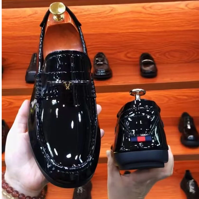 新款高品质全皮面休闲百搭男鞋