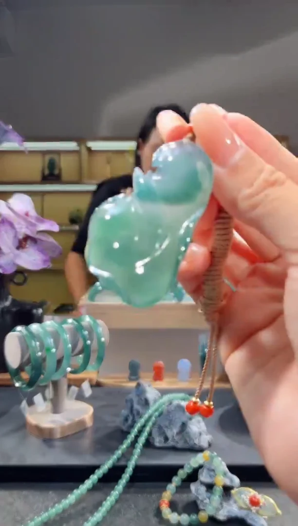 吊坠(不含链)未镶嵌翡翠形意