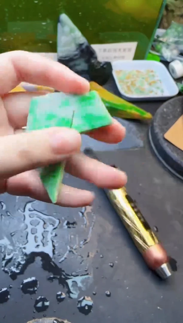 翡翠未镶嵌颈饰天然翡翠002