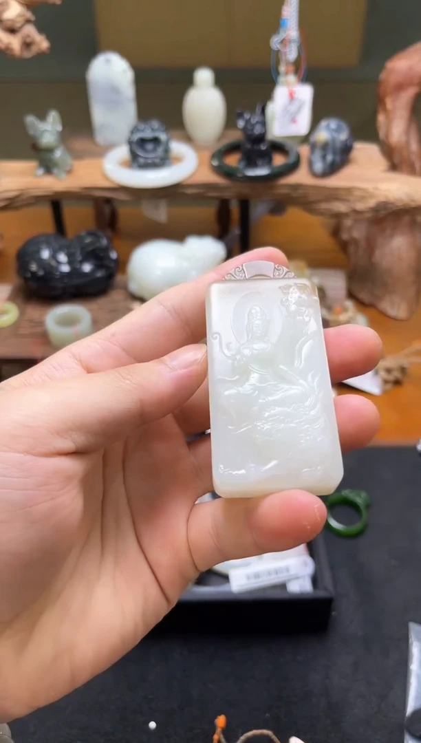 和田玉未镶嵌吊坠(不含链)且末糖白 文殊 特价不退