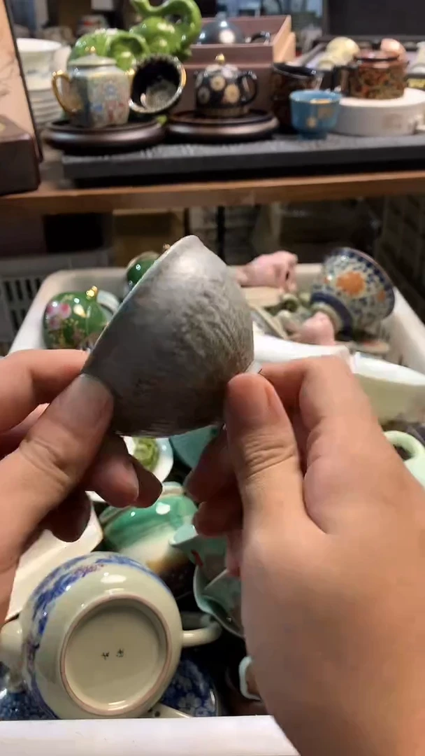 1茶壶、盖碗、主人杯、客杯（轻轻微瑕介意勿拍）