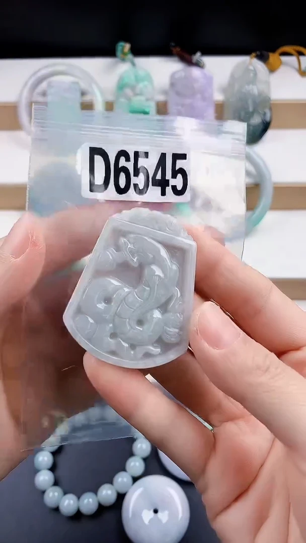 颈饰未镶嵌翡翠天然翡翠吊坠挂件