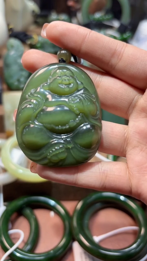 颈饰未镶嵌和田玉（碧玉）1