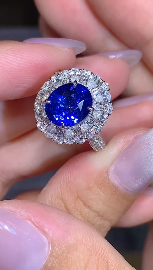 蓝宝石戒指18K金镶嵌4.05CT