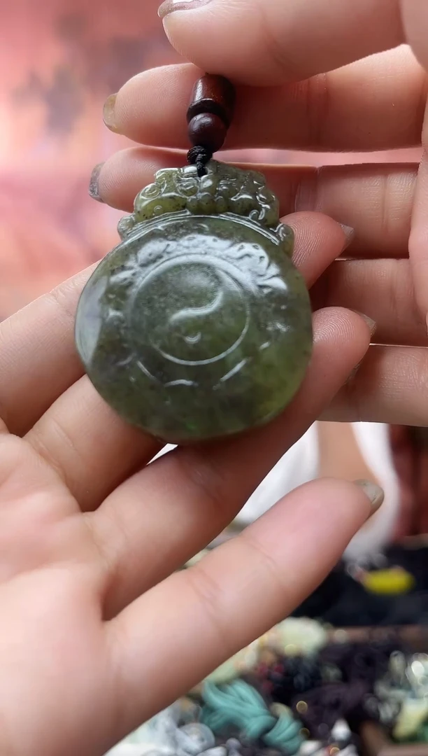未镶嵌岫玉吊坠·