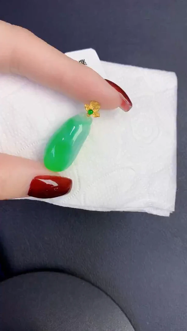 颈饰18K金镶嵌翡翠缅甸天然翡翠A货