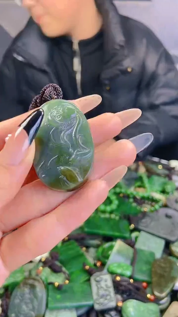 颈饰未镶嵌和田玉1