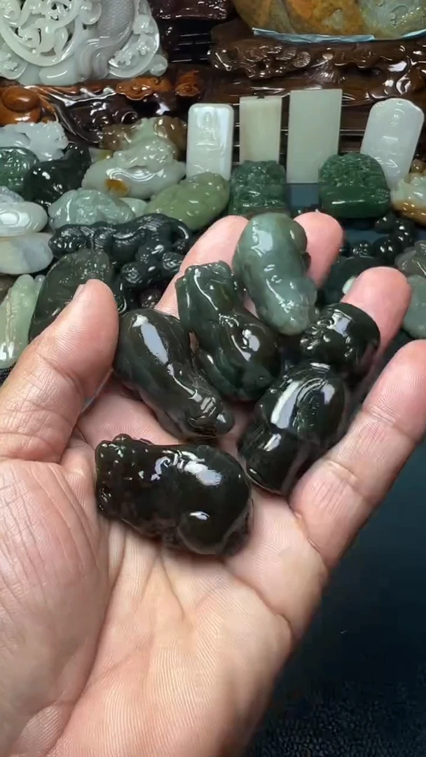 未镶嵌和田玉挂件5