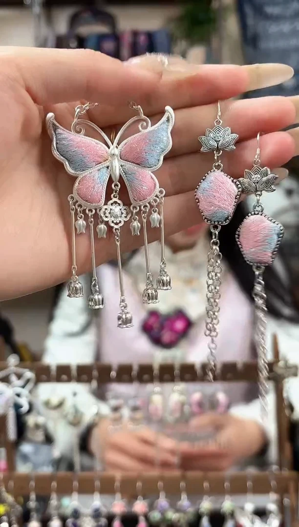 织绣民族风非遗老绣苗银饰品169