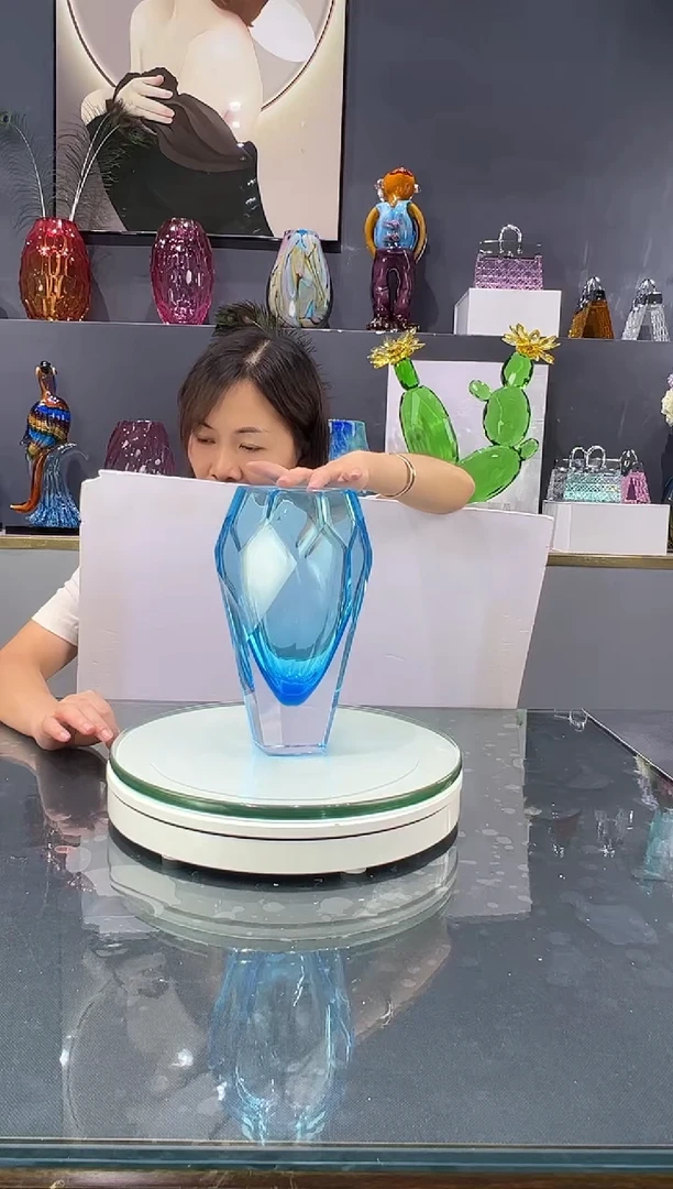 琉璃水晶琉璃刻面花瓶一个