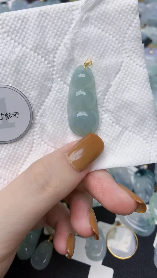 翡翠18K金镶嵌颈饰天然A货翡翠