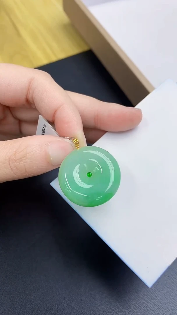 颈饰18K金镶嵌翡翠天然缅甸A货百元以上9元证书费自理