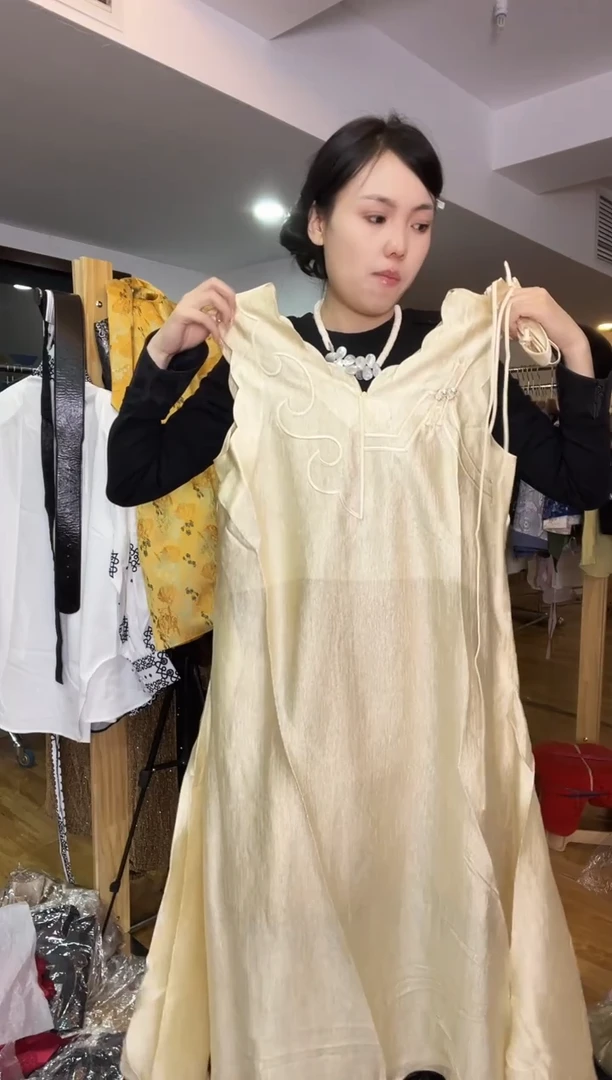 L码       150斤  裙子