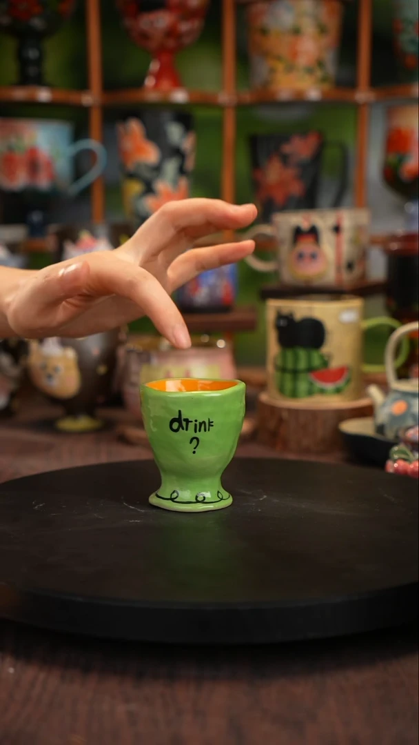 釉下手绘陶瓷杯子