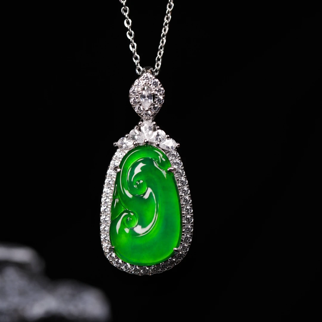 S925银镶颈饰天然A货翡翠高冰阳绿如意吊坠时尚百搭