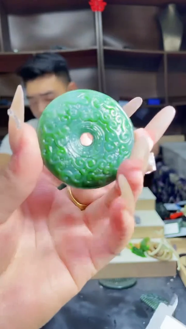 和田玉未镶嵌颈饰1