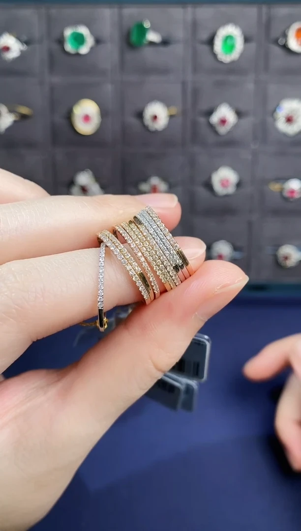 18K金镶嵌戒指钻石多样性发一（下单备注颜色）