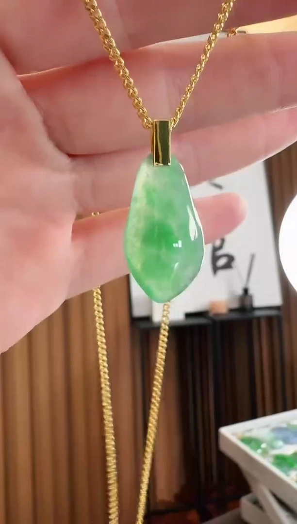 吊坠(不含链)18K金镶嵌翡翠吊坠